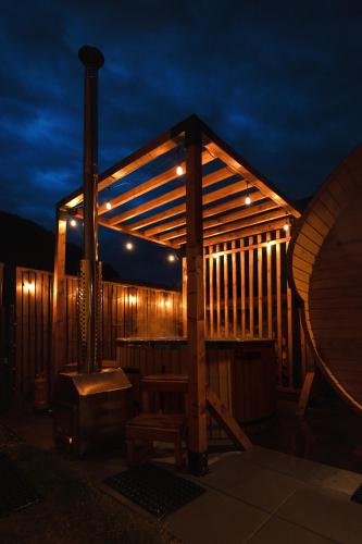 Apartament Pod Wzgórzem z Sauną, Jacuzzi i Basenem