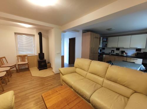Apartmán 1 Hulín, Chrášťany