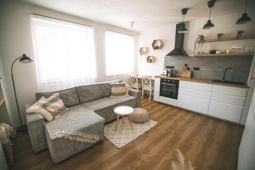 KVARTÝR - apartmán v centru na náměstí - citlivě zrekonstruovaný