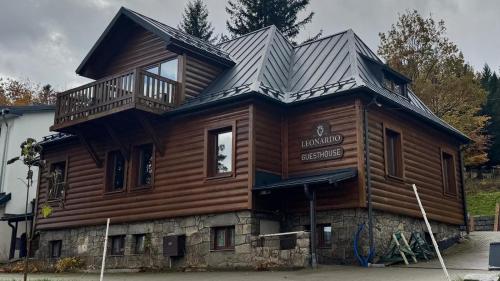 Leonardo Guesthouse